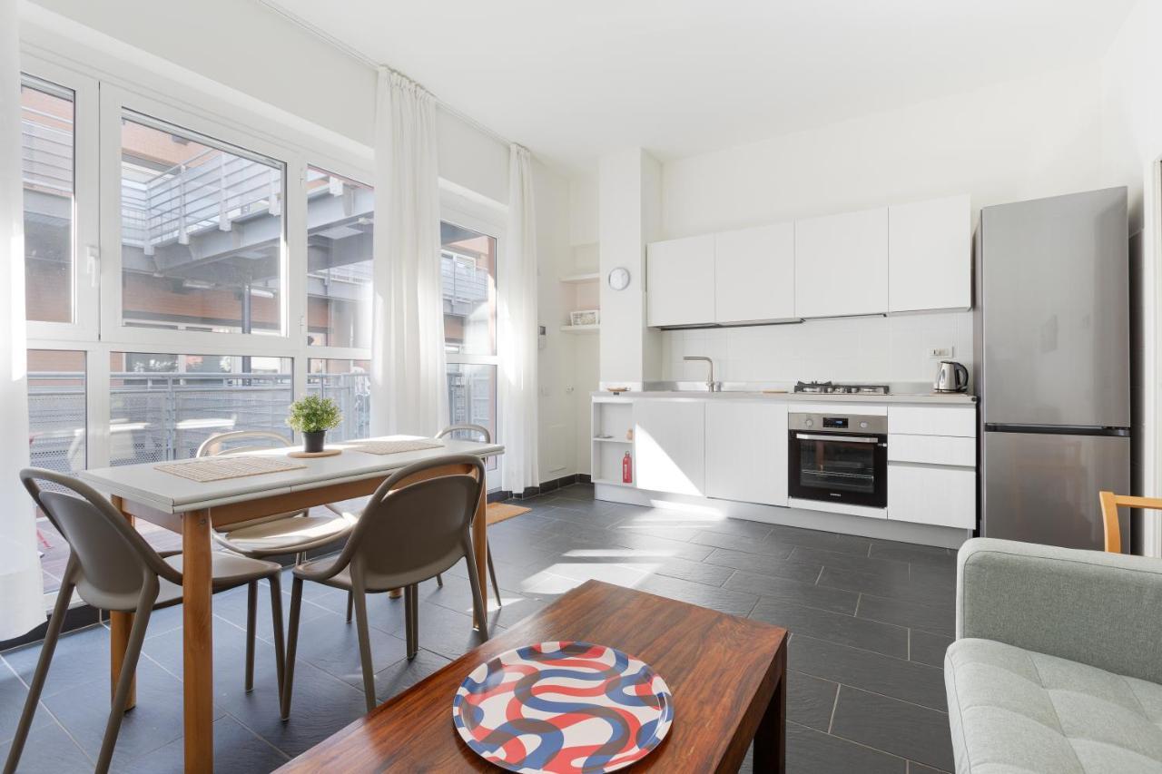 Industrial Design Apartment - With Terrace มิลาน ภายนอก รูปภาพ